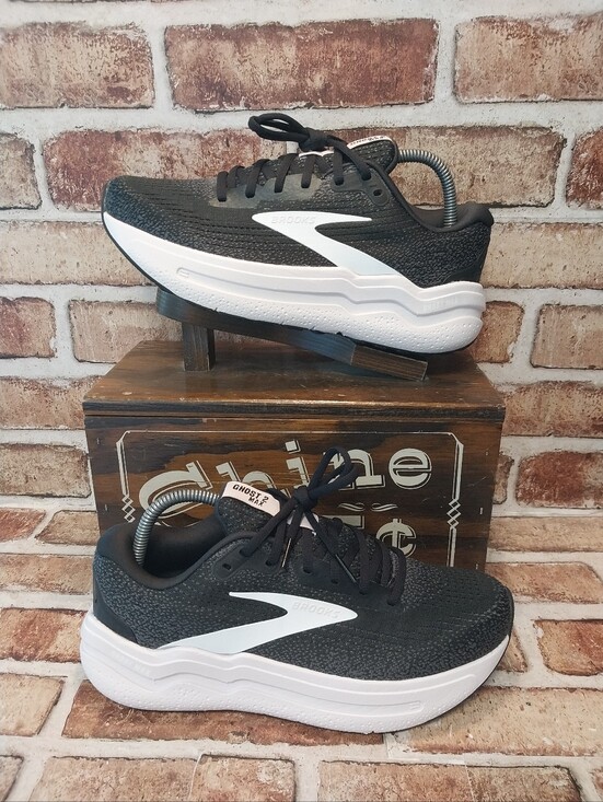 Brooks Shoes - Pre-owned 2024 Brooks Ghost Max 2